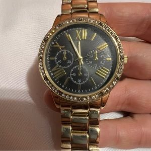 Ladies embellished bezel fashion watch